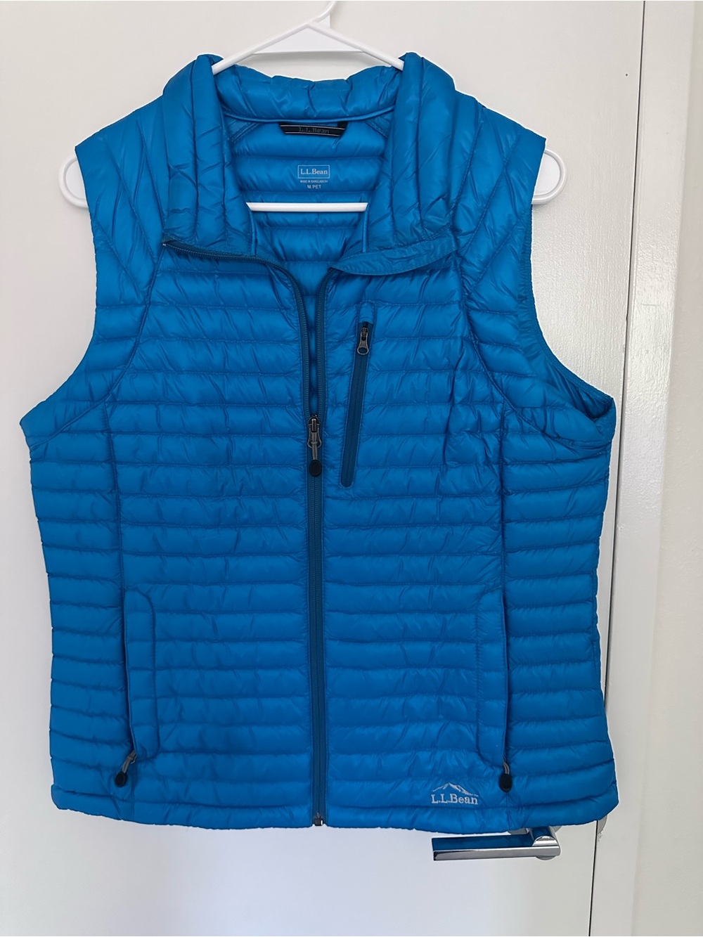 L.L.Bean Women’s Ultralight 850 DownTek Puffer Vest Blue M Petite